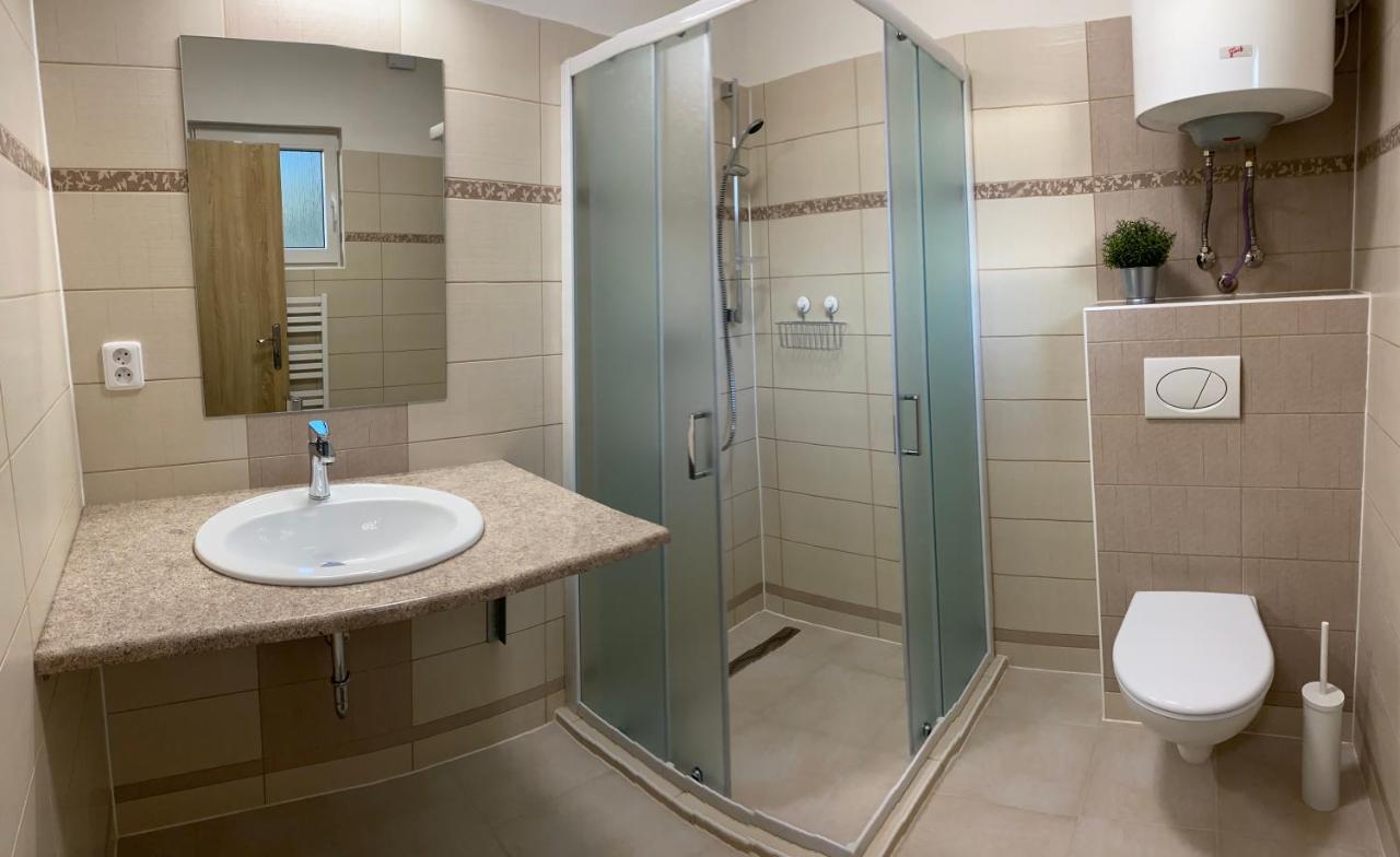 Apartmany Nad Parkem Broumov Dış mekan fotoğraf